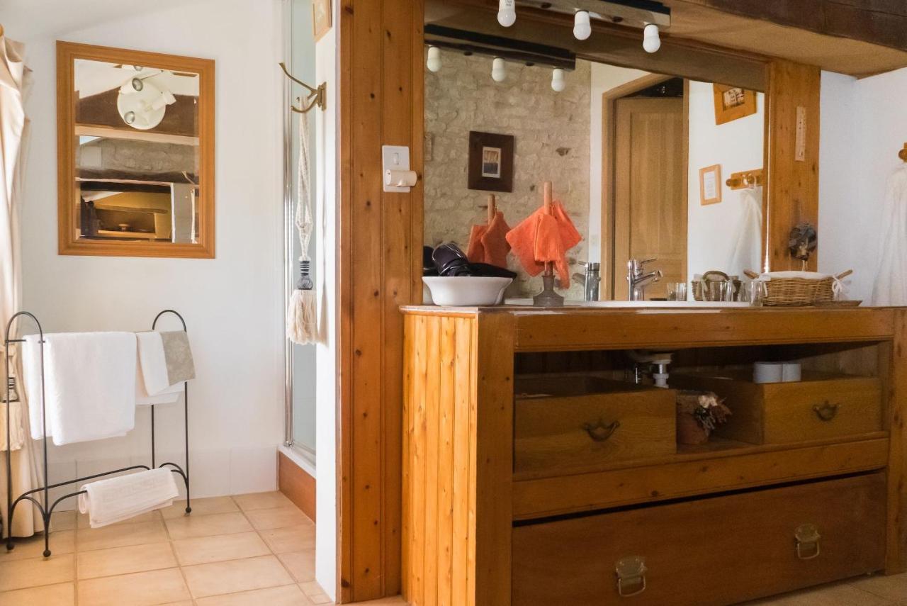 Le Clos Des Fayes Berthegon Exterior photo